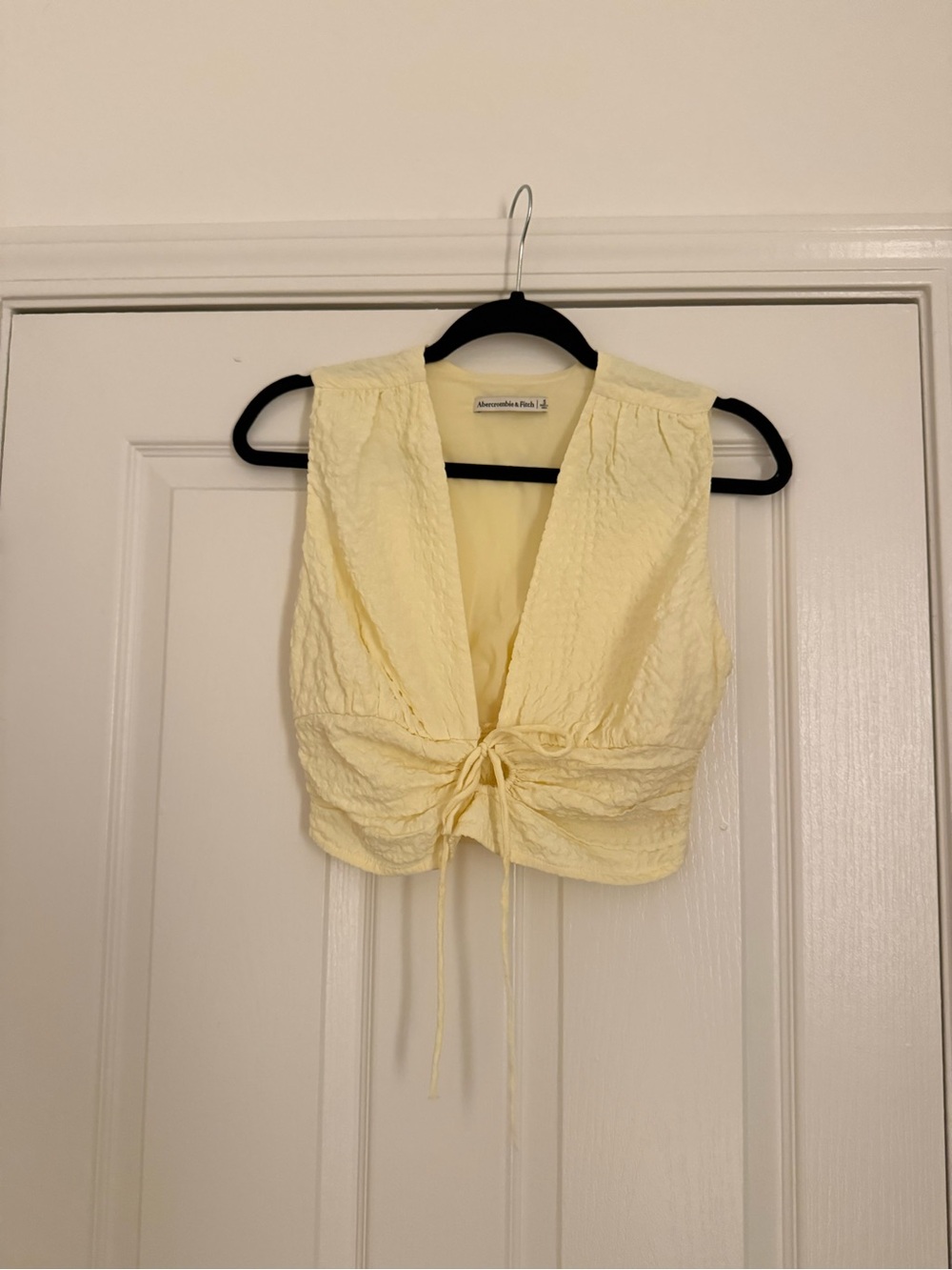 Abercrombie & Fitch Pale Yellow Tie-Front Sleeveless Crop Top